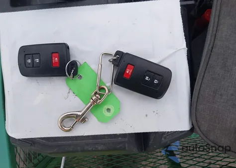 2015 Toyota Prius C Three from USA, damaged, VIN JTDKDTB32F1102537